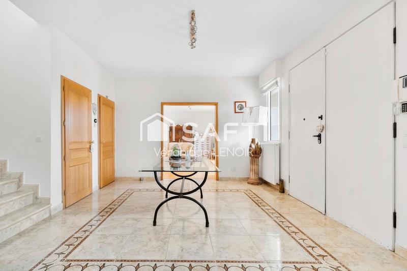 Maison - 238 m² - 6 pièces