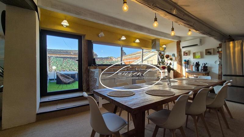 Maison - 243 m² - 8 pièces