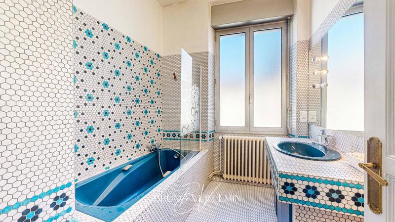 Demeure - 439 m² - 18 pièces