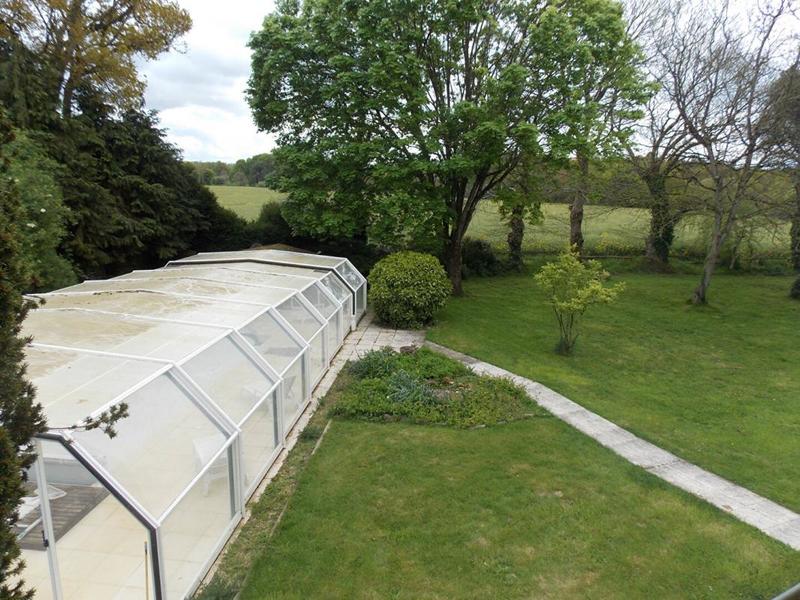 Maison - 230 m² - 8 pièces