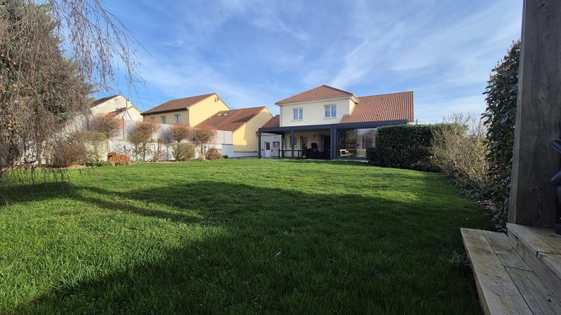 Maison contemporaine - 212 m² - 6 pièces