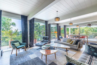 Maison contemporaine - 290 m² - 7 pièces