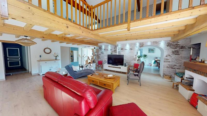 Maison - 265 m² - 7 pièces