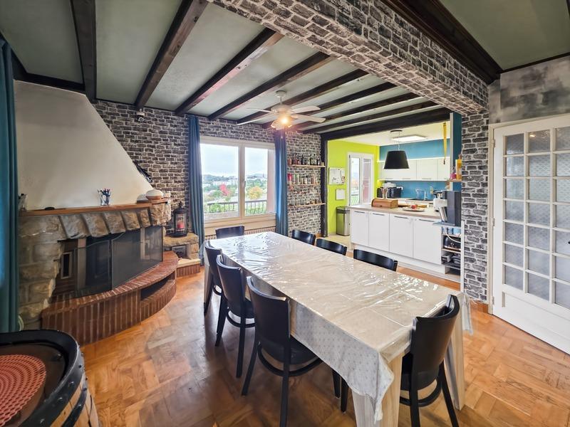 Maison - 211 m² - 13 pièces