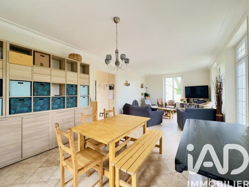 Maison - 200 m² - 8 pièces