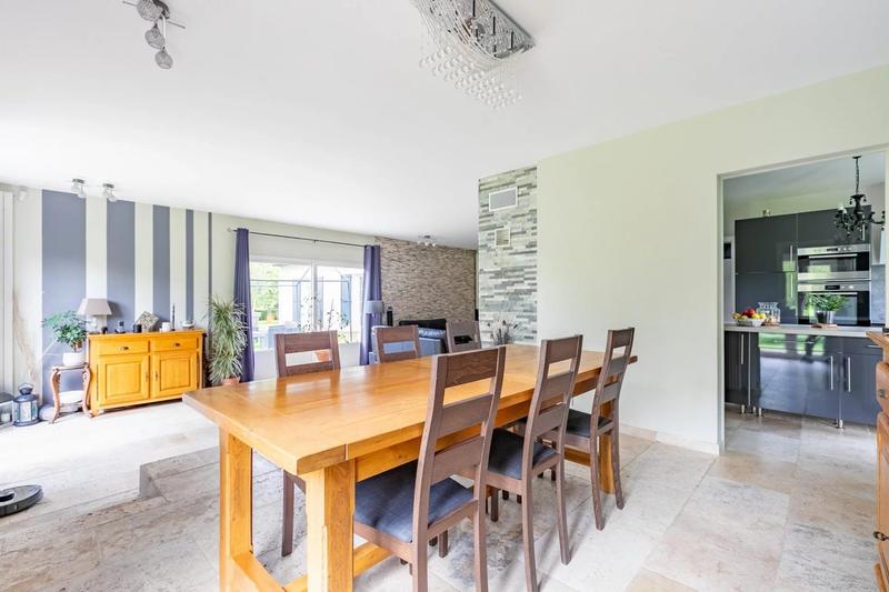 Maison - 258 m² - 8 pièces