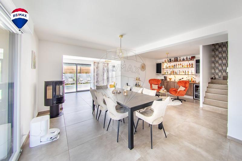 Maison - 127 m² - 5 pièces