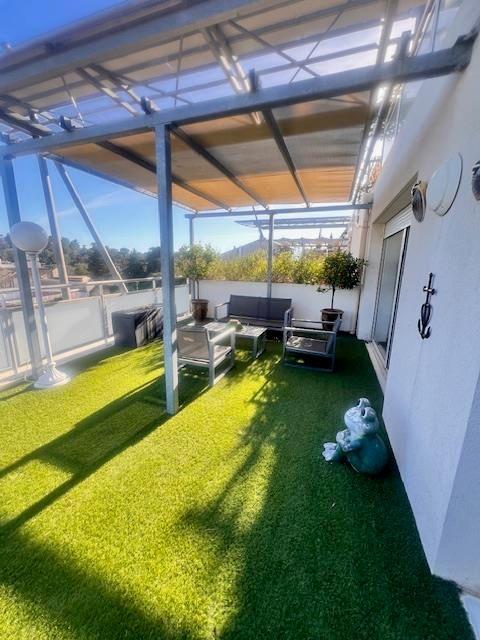 Appartement - 90 m² - 3 pièces