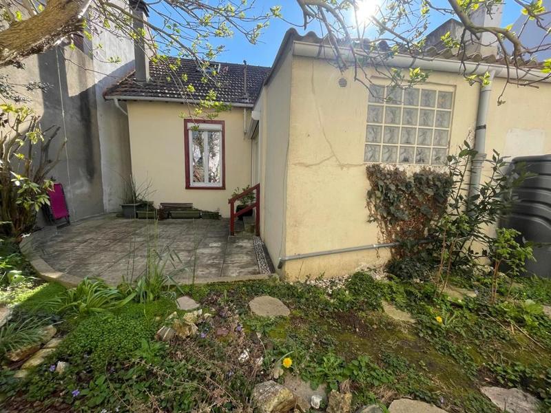 Maison - 96 m² - 5 pièces