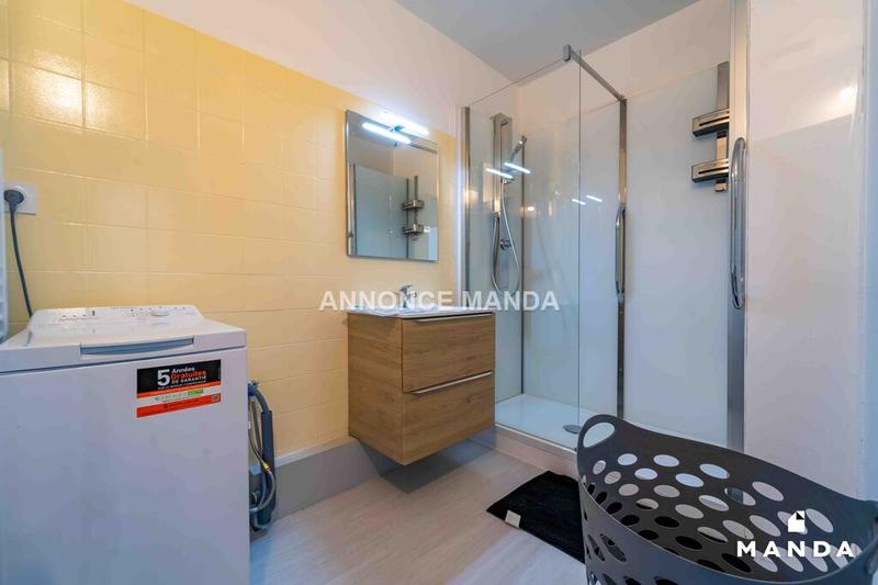 Chambre - 10 m² - 5 pièces