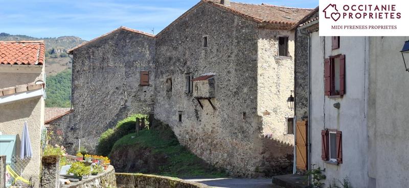 Maison de village - 130 m² - 1 pièce