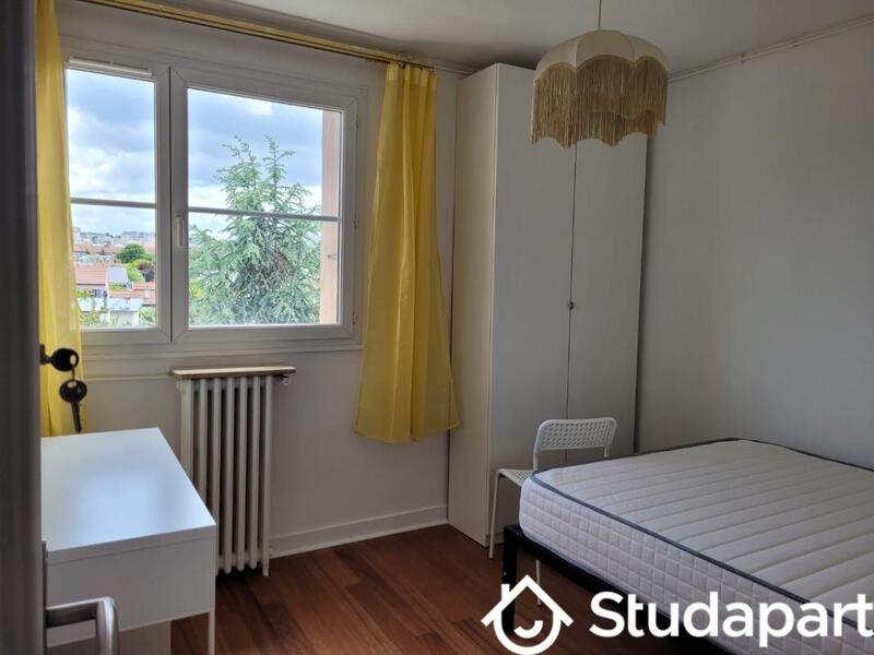 Chambre - 11 m² - 1 pièce