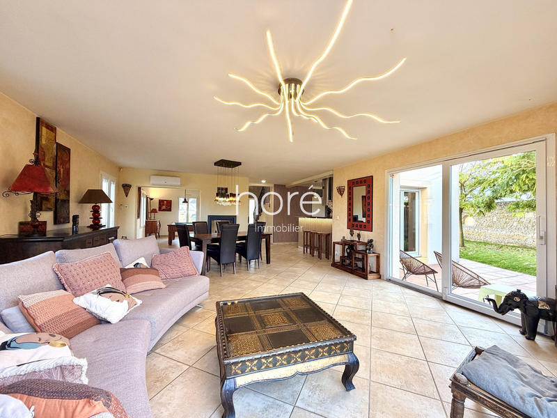 Maison - 230 m² - 6 pièces