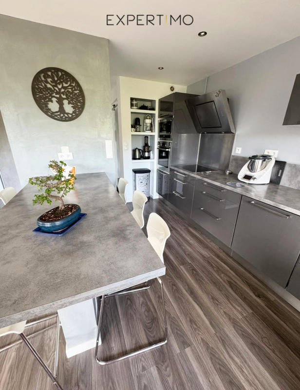 Appartement - 83 m² - 4 pièces