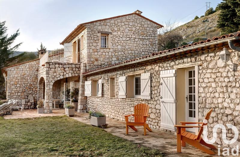 Maison - 187 m² - 6 pièces