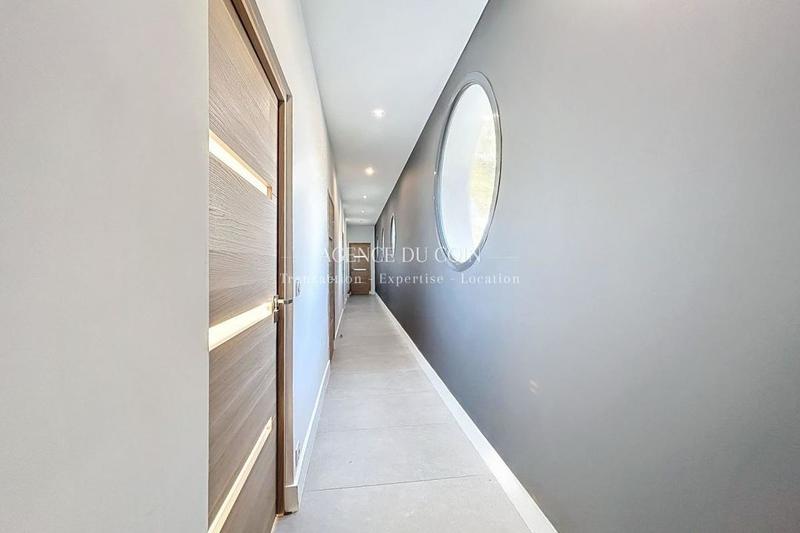 Villa - 324 m² - 6 pièces