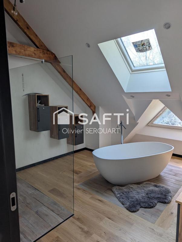 Maison - 215 m² - 7 pièces