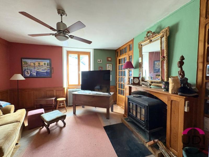 Maison - 235 m² - 8 pièces