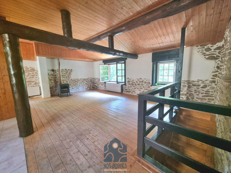 Propriété - 250 m² - 8 pièces