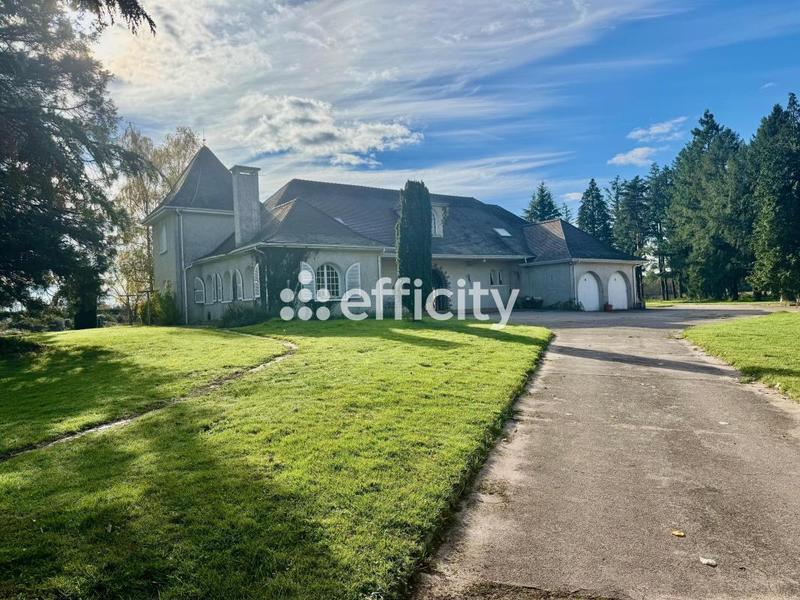 Demeure - 342 m² - 8 pièces