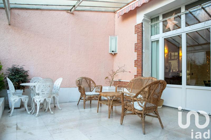 Maison - 235 m² - 6 pièces