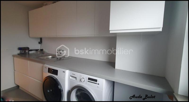 Maison - 240 m² - 8 pièces