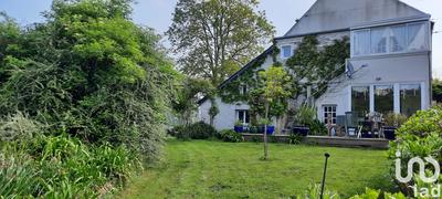 Maison - 230 m² - 9 pièces