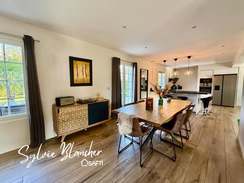 Maison - 197 m² - 7 pièces