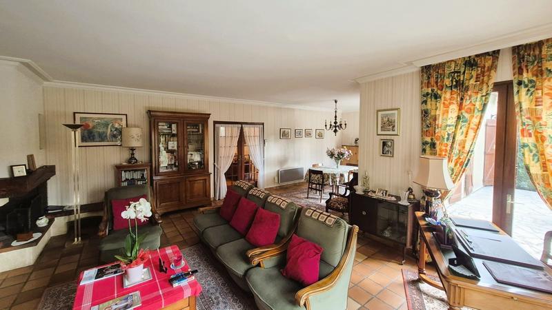 Maison traditionnelle - 178 m² - 7 pièces