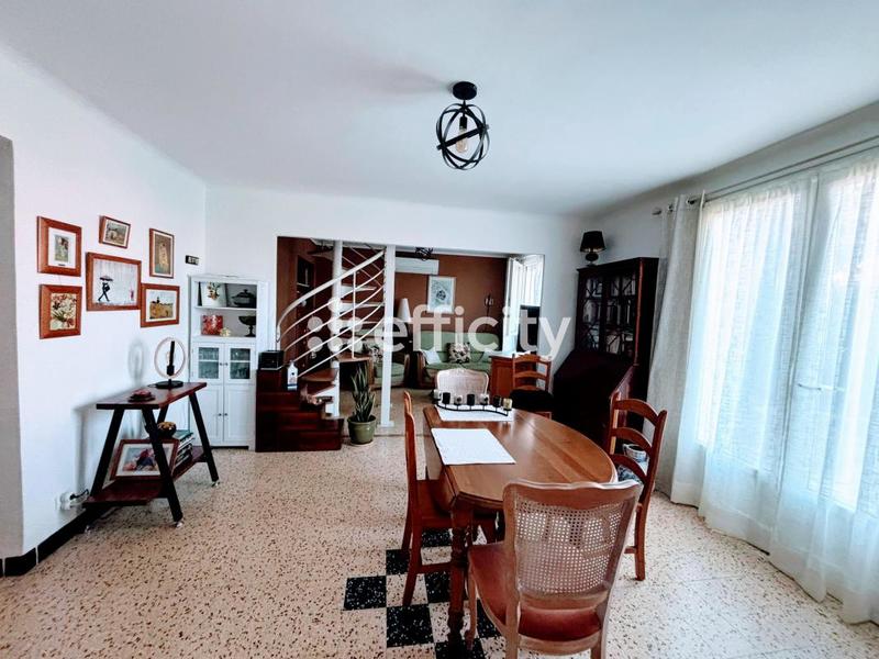 Maison - 89 m² - 5 pièces