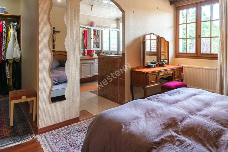 Maison - 720 m² - 12 pièces