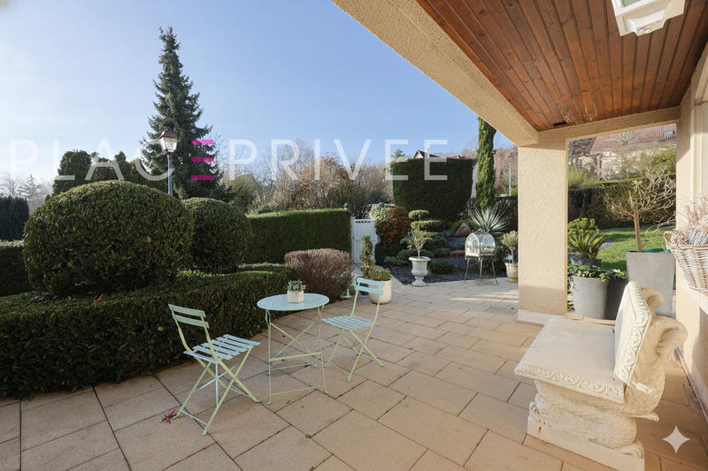 Maison - 295 m² - 7 pièces