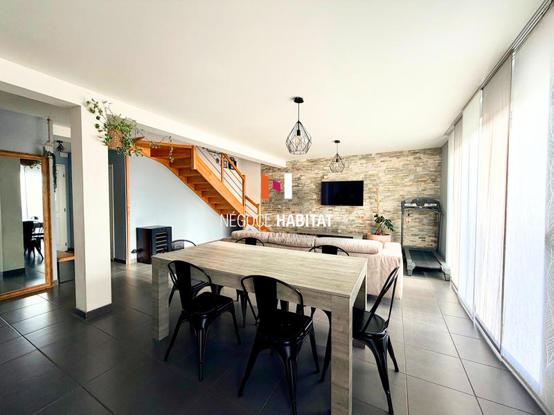 Maison - 98 m² - 5 pièces
