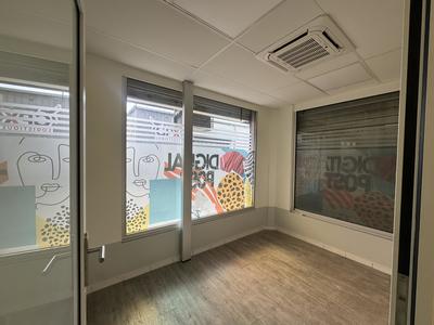 Bureau - 80 m² - 4 pièces