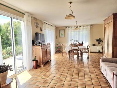 Maison traditionnelle - 163 m² - 6 pièces