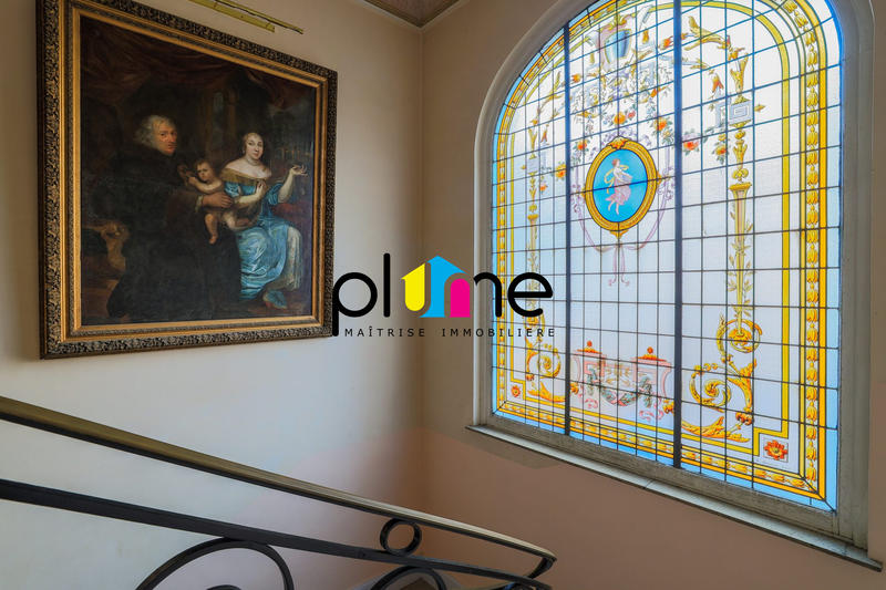 Maison - 973 m² - 17 pièces