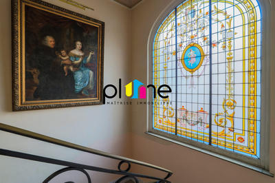 Maison - 973 m² - 17 pièces