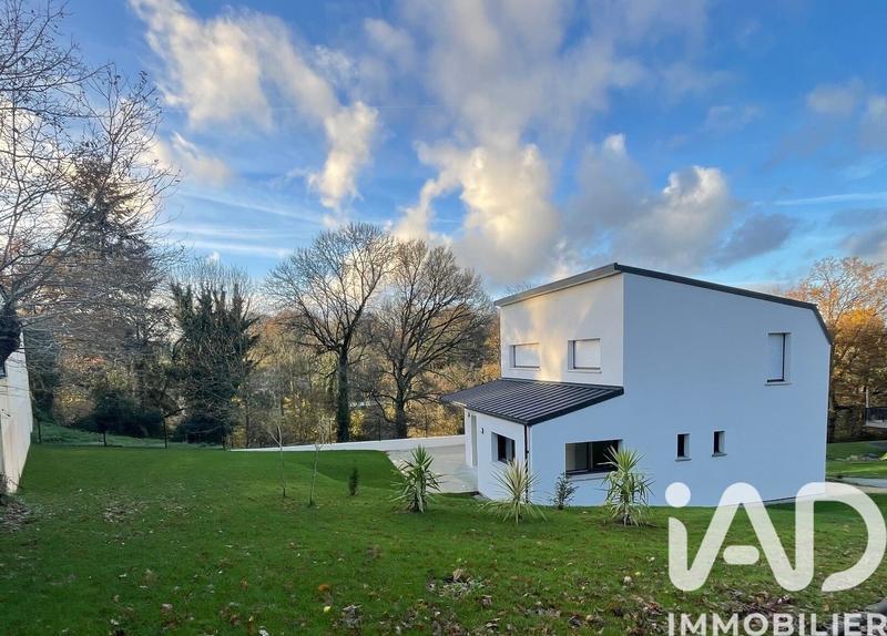 Maison - 142 m² - 5 pièces