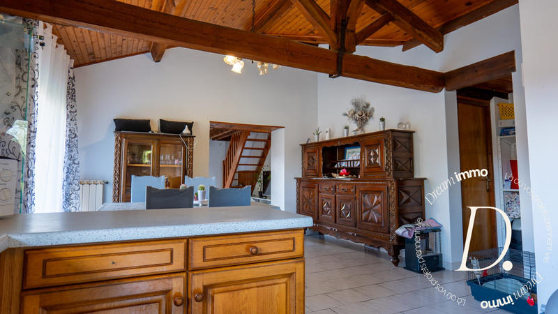 Maison - 350 m² - 7 pièces