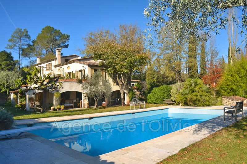 Maison - 300 m² - 7 pièces