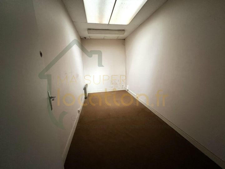 Local commercial - 369 m² - 2 pièces