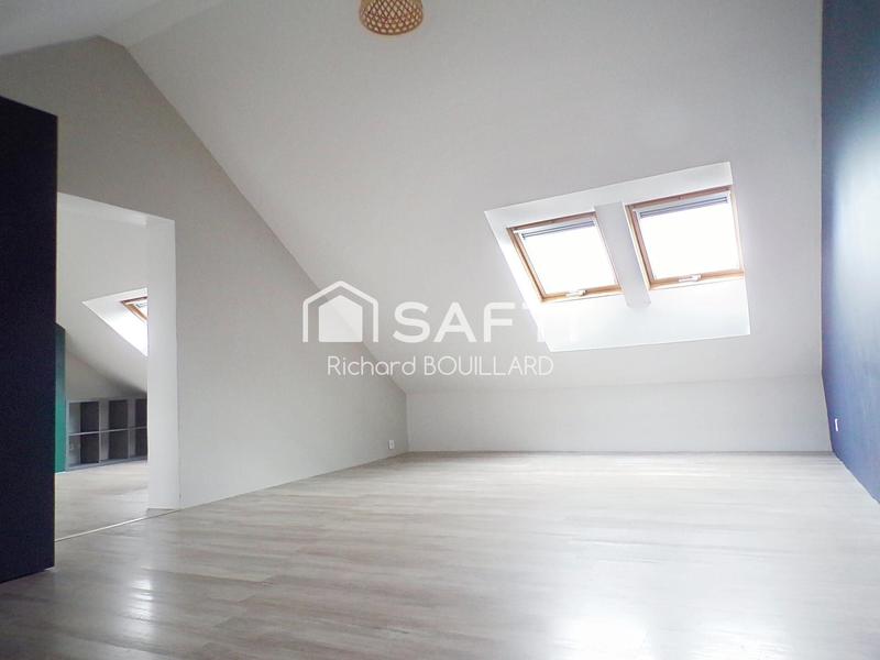 Maison - 172 m² - 9 pièces