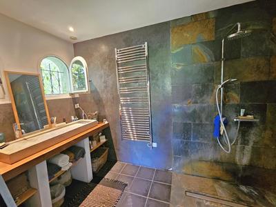 Propriété - 177 m² - 8 pièces