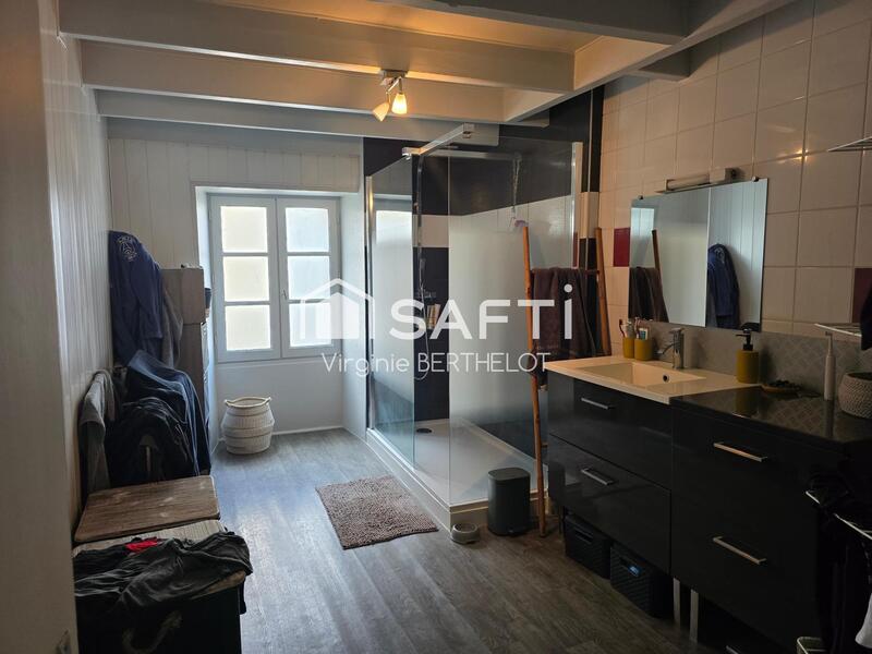 Maison - 175 m² - 7 pièces