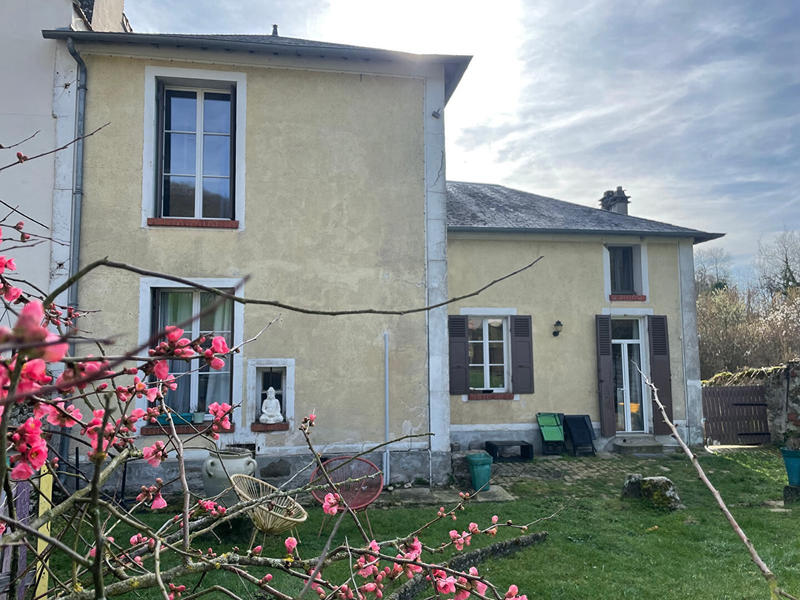 Maison - 230 m² - 8 pièces