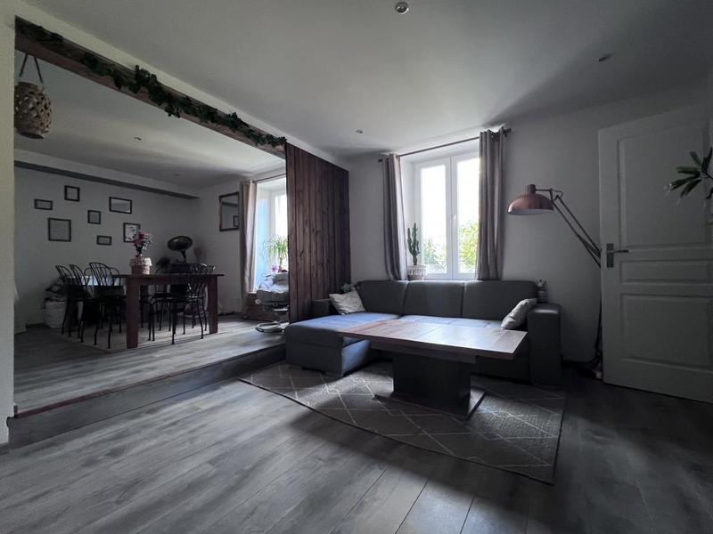 Appartement ancien - 99 m² - 5 pièces