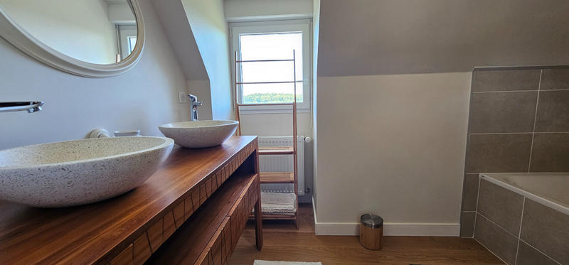 Maison - 216 m² - 8 pièces