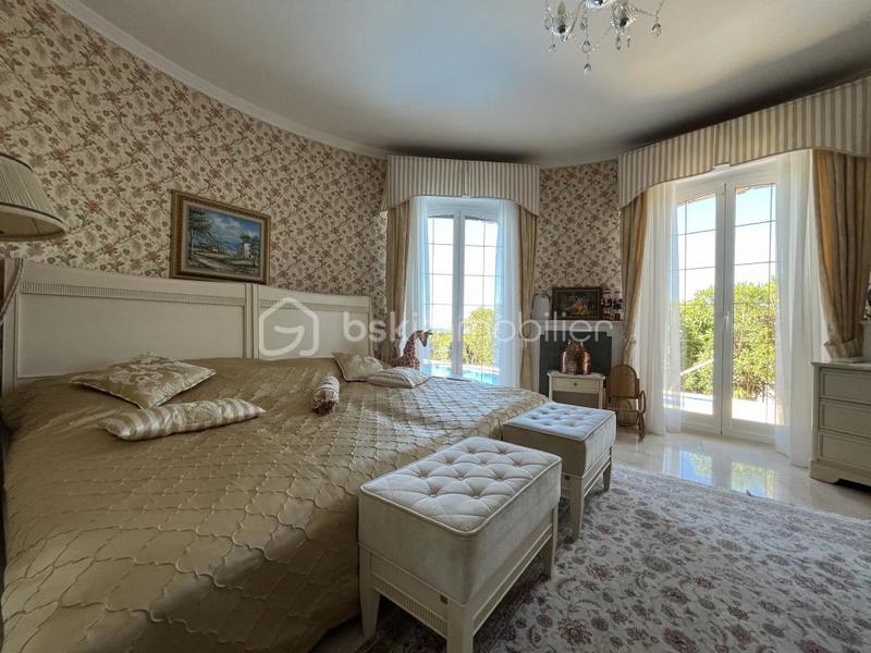 Maison en pierre - 256 m² - 10 pièces