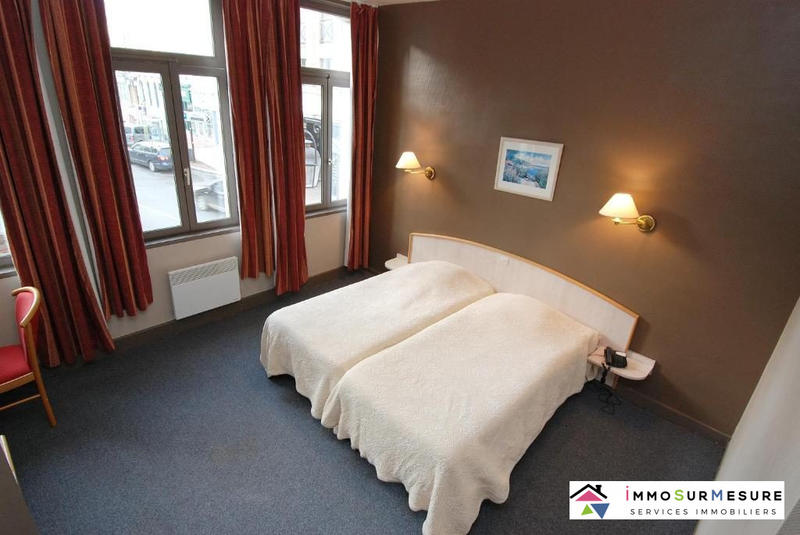 Local commercial - 893 m²