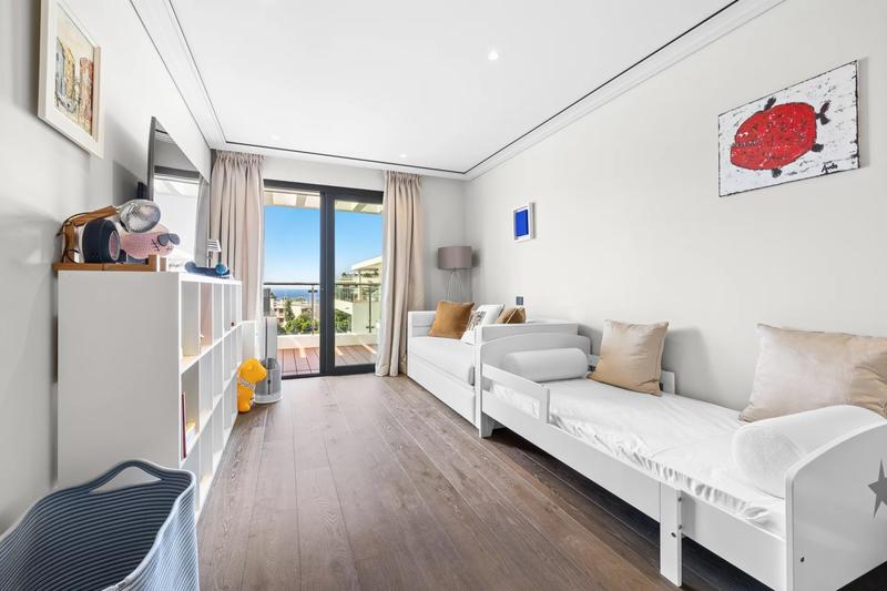 Appartement - 182 m² - 5 pièces